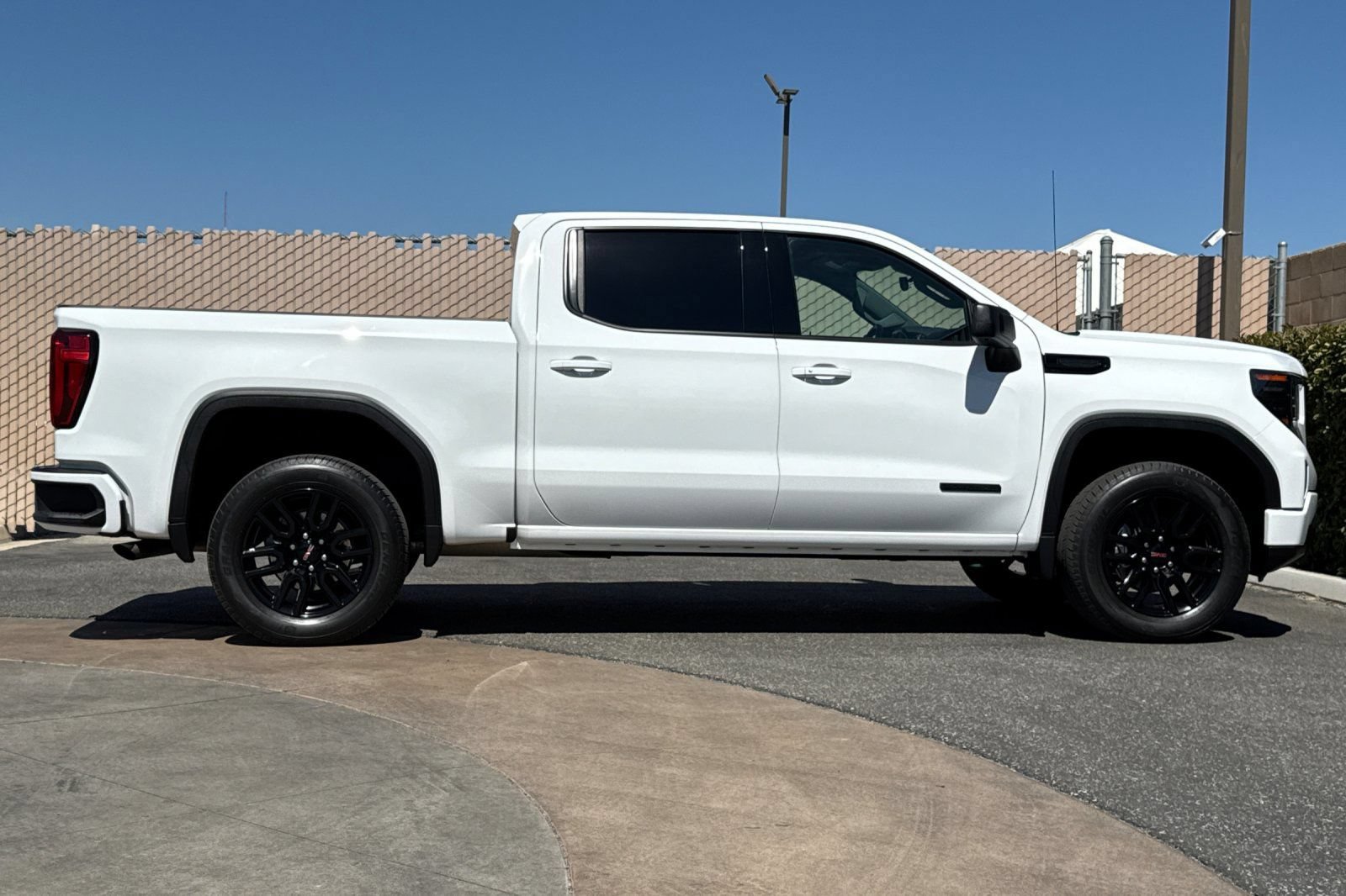 Certified 2023 GMC Sierra 1500 Elevation RWD image 3