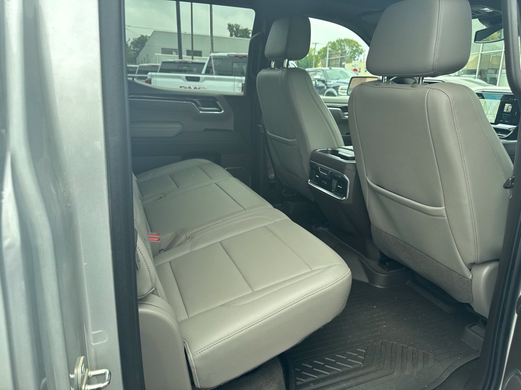 Used 2022 Chevrolet Silverado 1500 LTZ w/ LTZ Premium Package AWD/4WD image 24