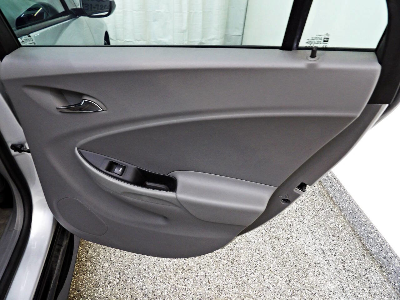 Used 2016 Chevrolet Volt LT w/ Comfort Package FWD image 12