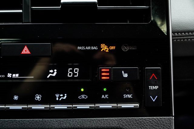 Used 2021 Toyota Avalon XLE w/ Moonroof Package image 23