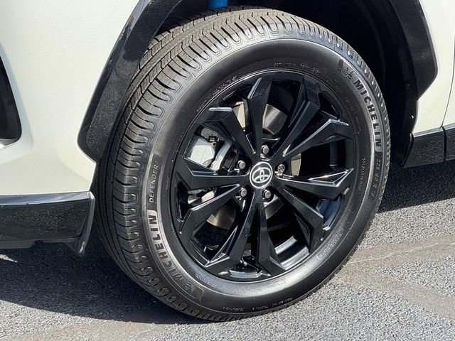 Used 2022 Toyota RAV4 SE w/ SE Grade Weather Package image 5