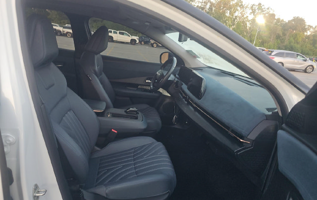 Used 2024 Nissan Ariya AWD image 6
