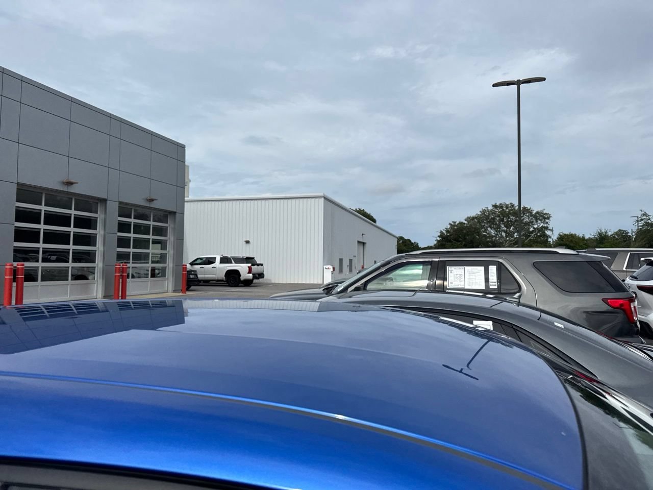 Used 2020 Toyota C-HR LE FWD image 4
