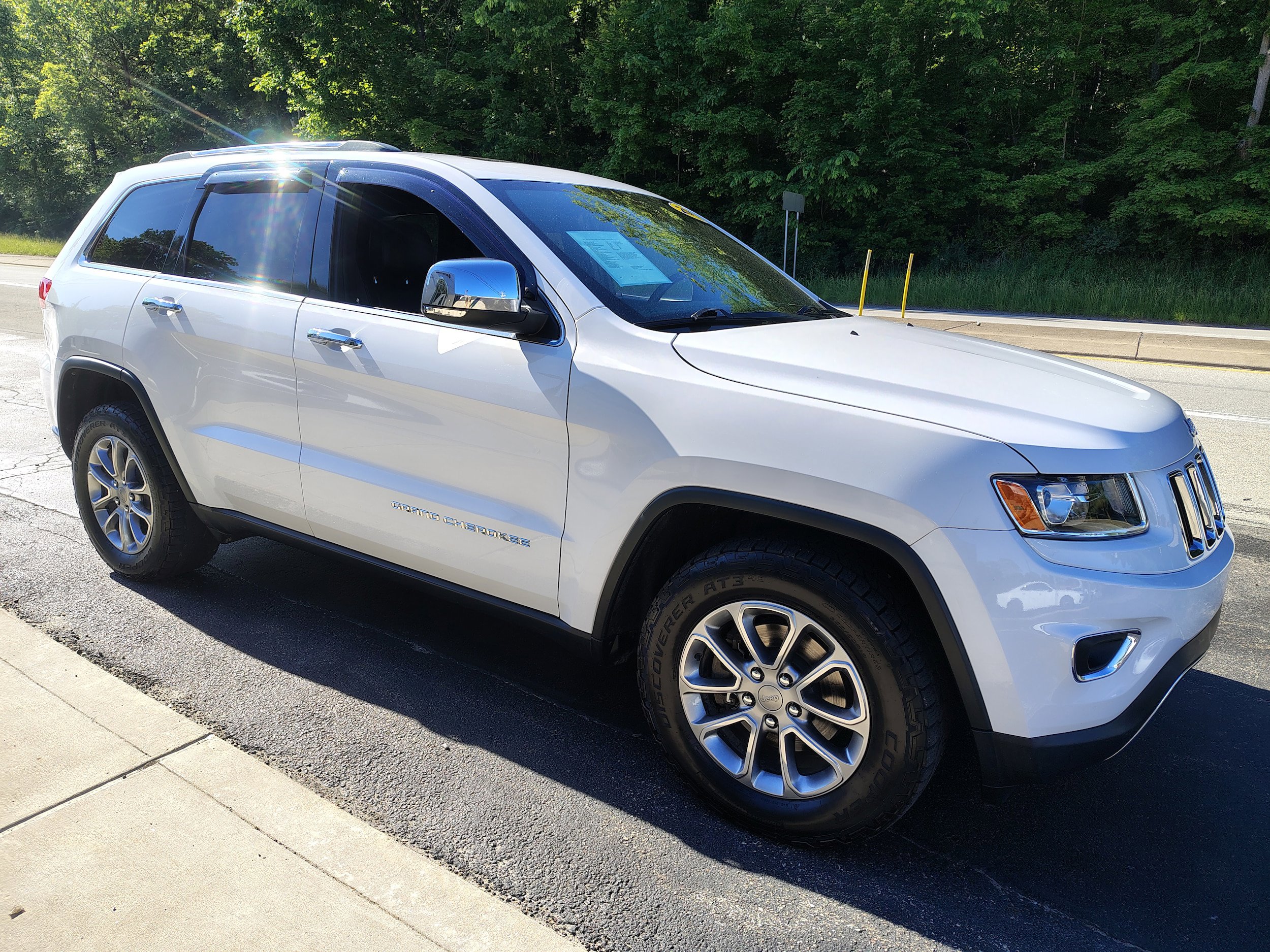 Used 2015 Jeep Grand Cherokee Limited AWD/4WD image 4