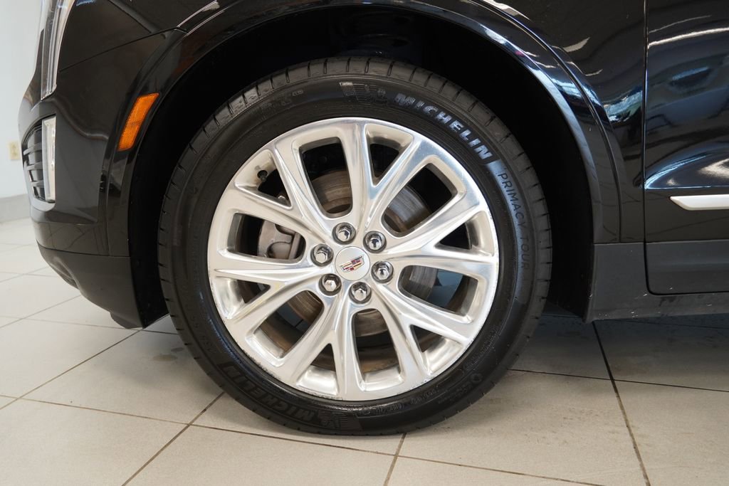 Used 2017 Cadillac XT5 Premium Luxury w/ Advanced Security Package AWD/4WD image 16