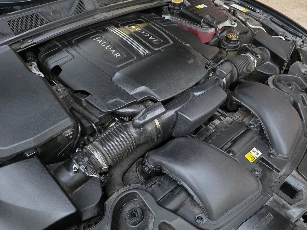 Used 2011 Jaguar XF Portfolio image 19