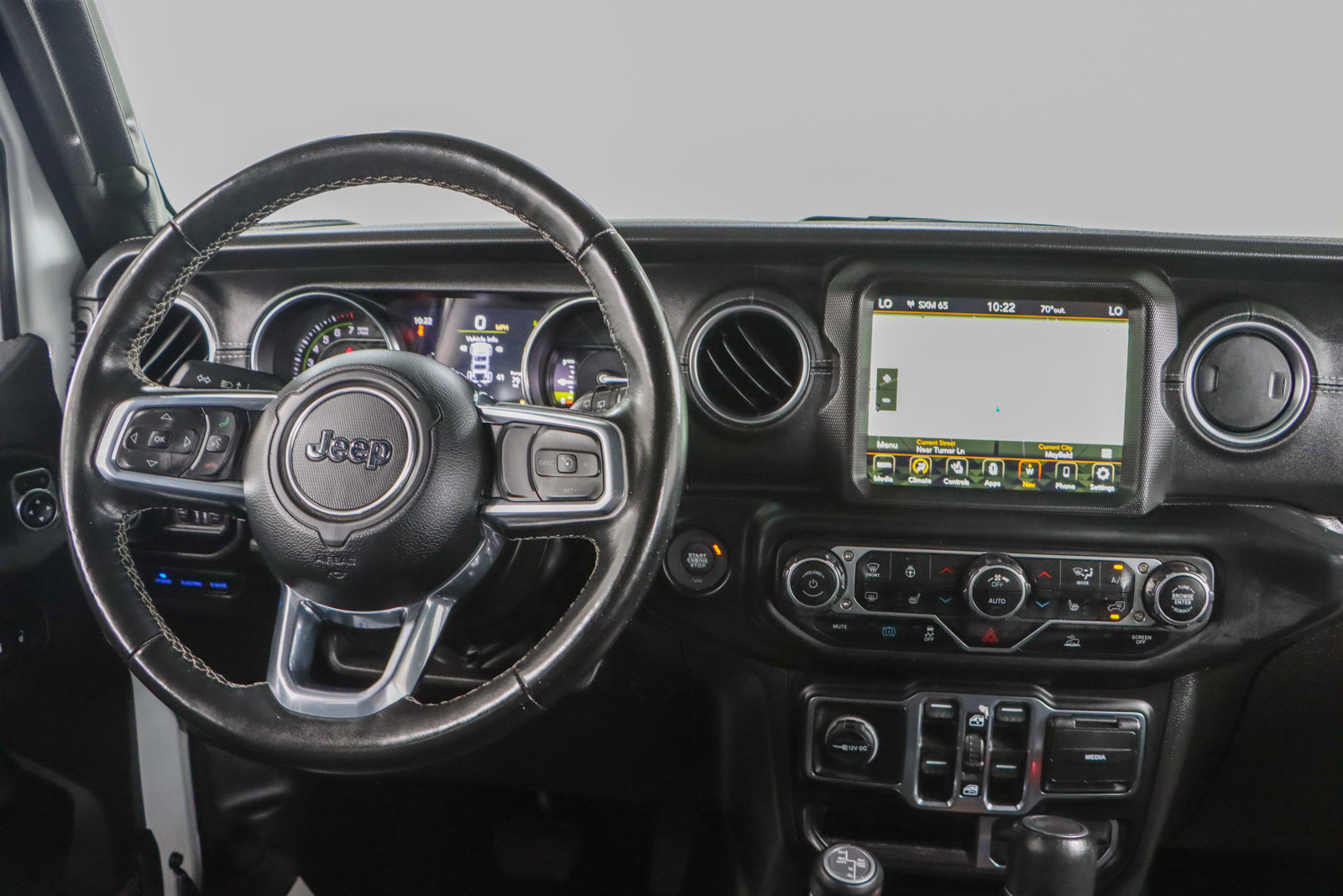 Used 2022 Jeep Wrangler Unlimited Sahara w/ Cold Weather Group image 19