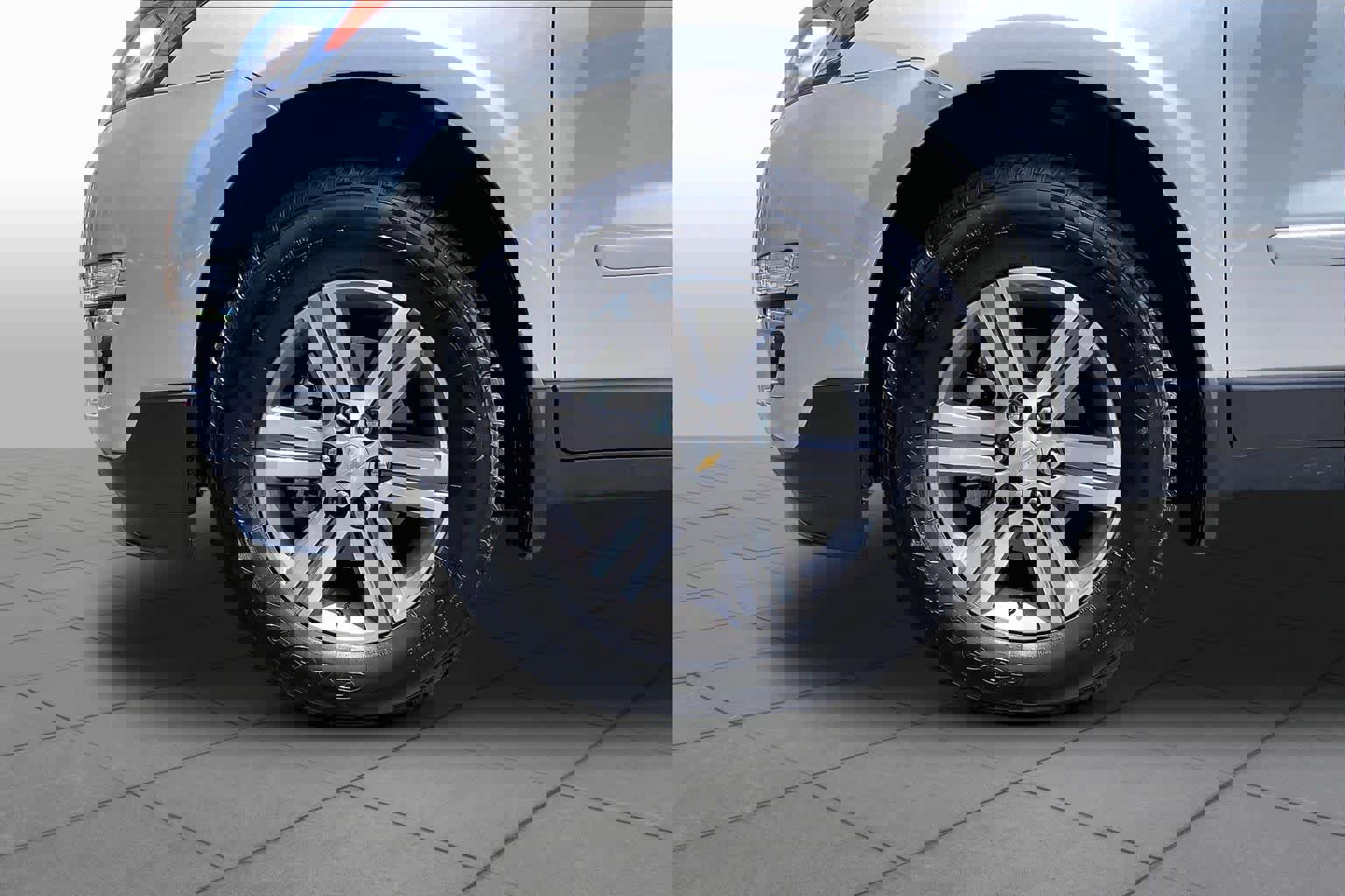 Used 2015 Chevrolet Traverse LT image 10