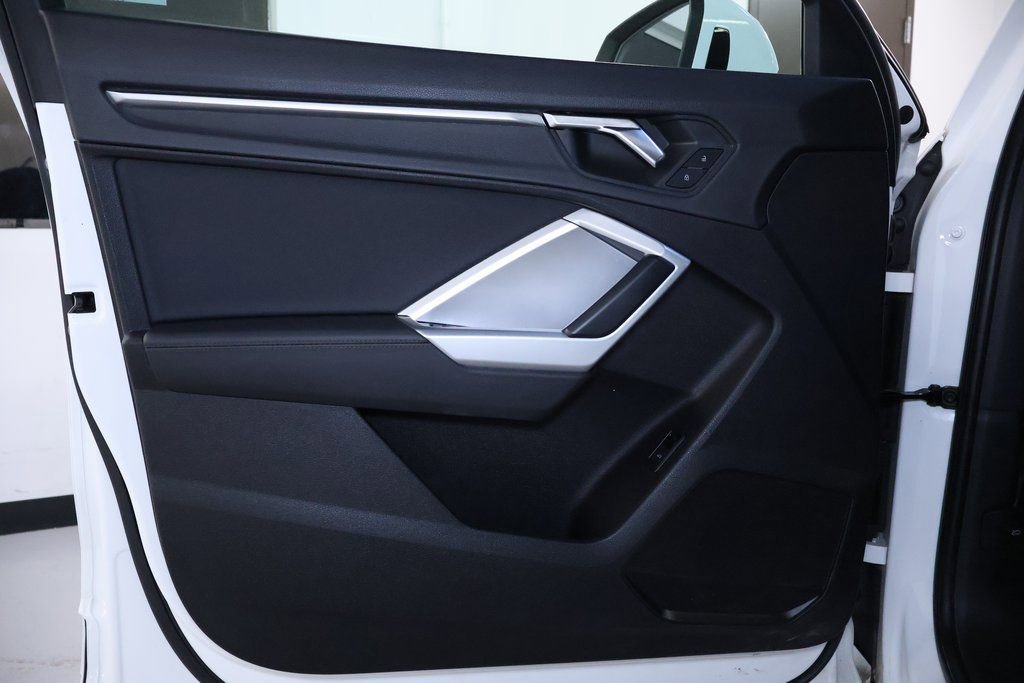 Used 2020 Audi Q3 2.0T Premium w/ Convenience Package image 13