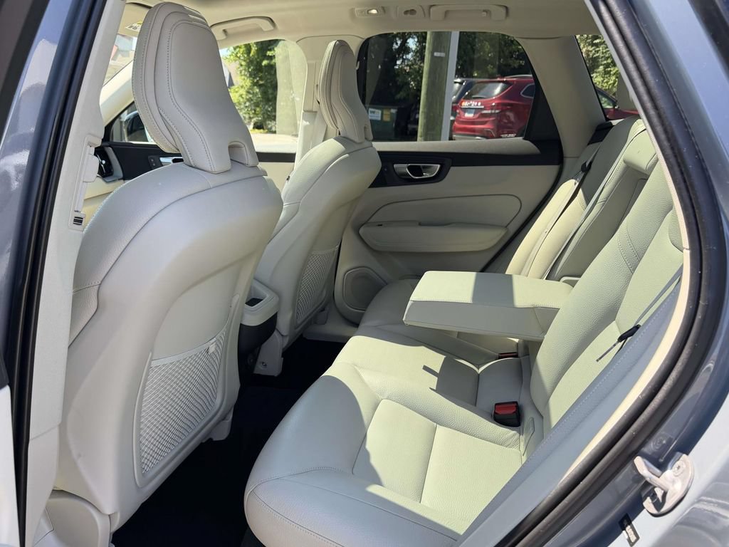 Used 2024 Volvo XC60 B5 Plus w/ Protection Package Premier AWD/4WD image 15