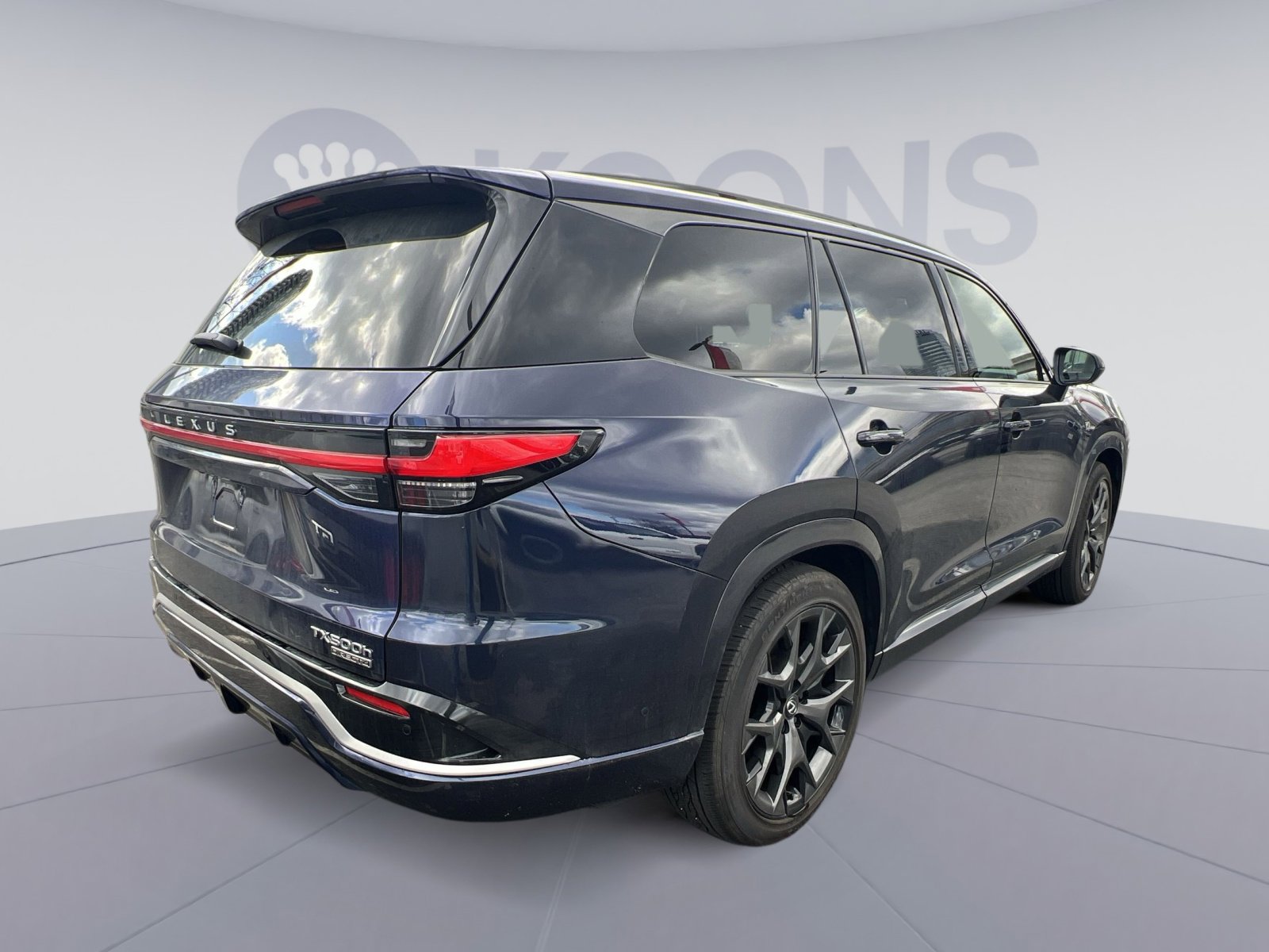 Used 2025 Lexus TX 500h AWD w/ Technology Package image 5