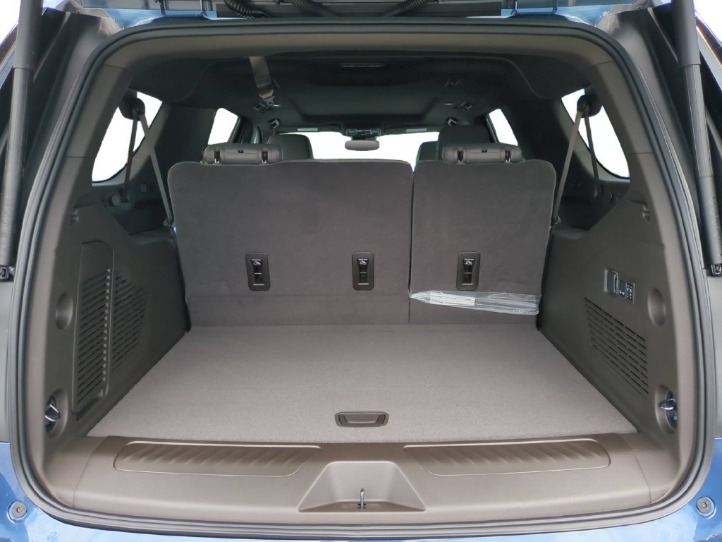 New 2026 Chevrolet Suburban LT w/ Comfort Package RWD image 13