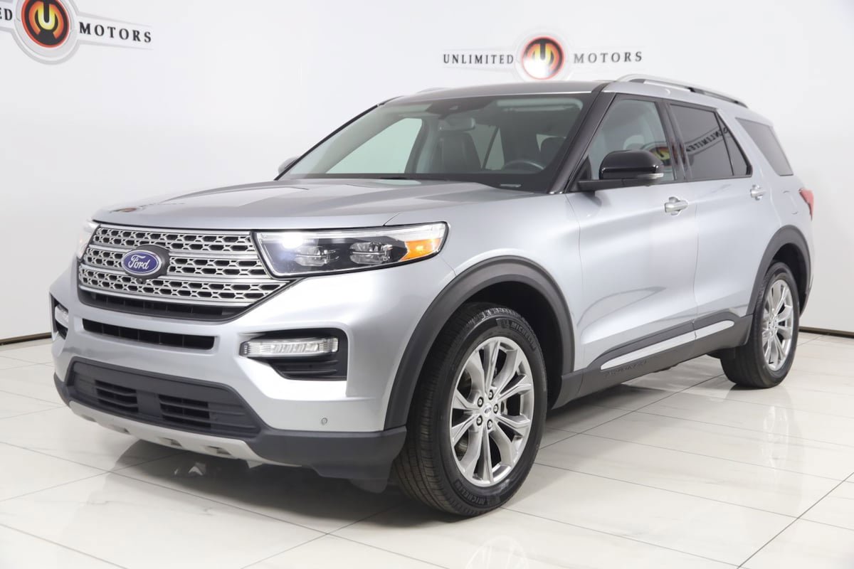 Used 2023 Ford Explorer Limited w/ Equipment Group 301A AWD/4WD image 5