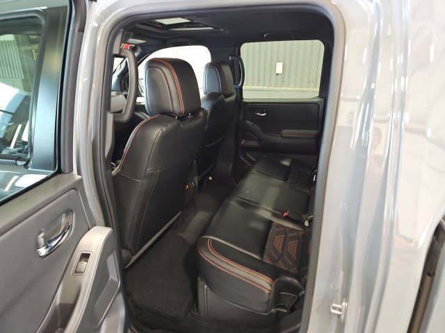 Certified 2025 Nissan Frontier PRO-4X w/ Pro Premium Package AWD/4WD image 18