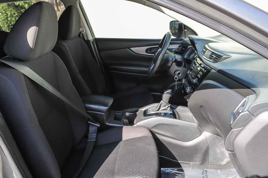 Used 2018 Nissan Rogue Sport S w/ S Appearance Package FWD image 16