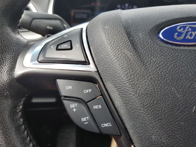 Used 2016 Ford Edge Titanium w/ Technology Package FWD image 22