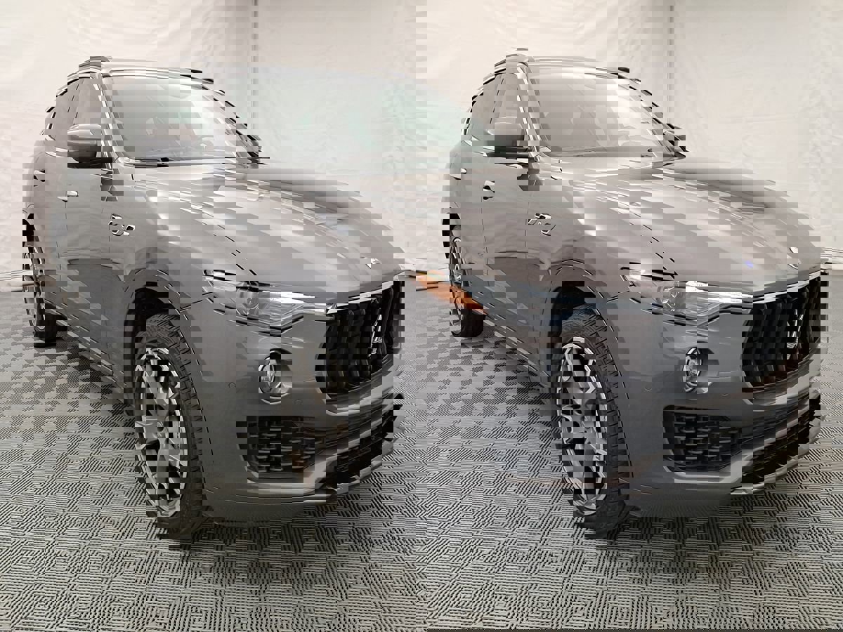 Used 2017 Maserati Levante w/ Sport Package image 2