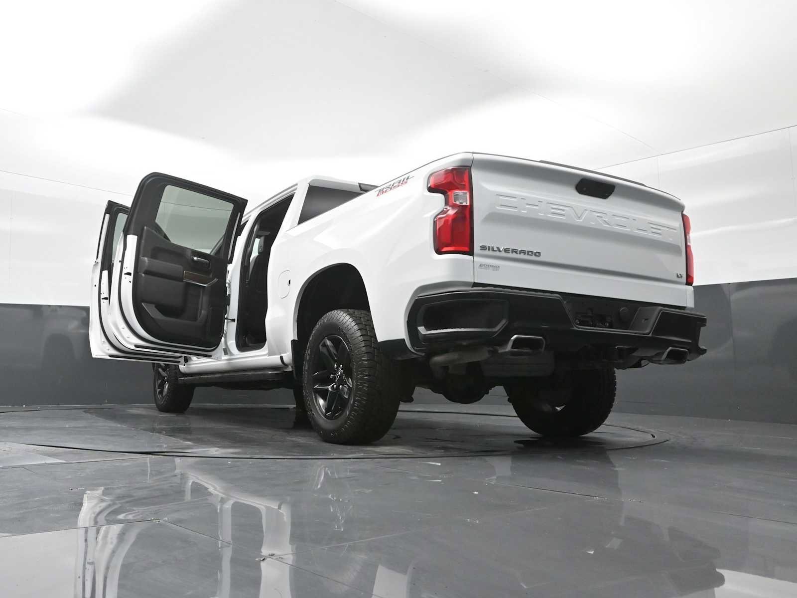 Used 2021 Chevrolet Silverado 1500 LT Trail Boss w/ Convenience Package II image 36