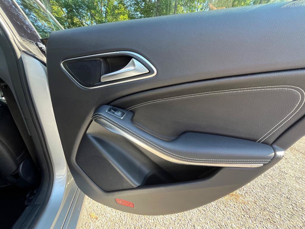 Used 2018 Mercedes-Benz CLA 250 image 36