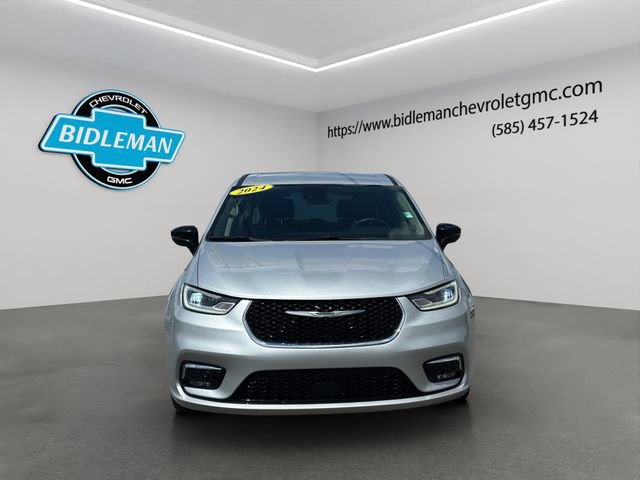 Used 2024 Chrysler Pacifica Touring-L FWD video 2