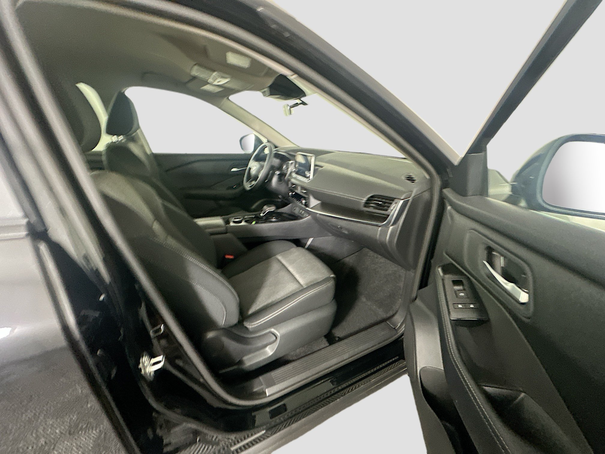 Used 2026 Nissan Rogue SV AWD/4WD image 31