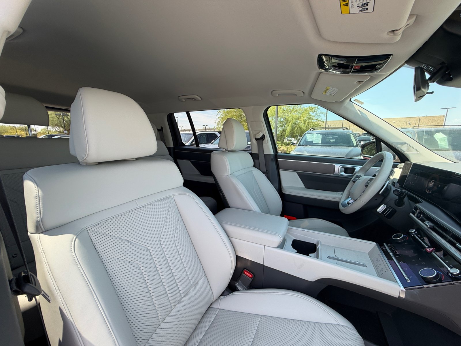 Used 2025 Hyundai Santa Fe SEL FWD image 19