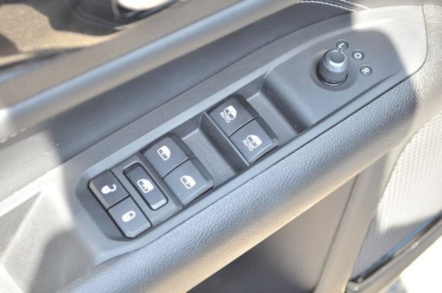 Used 2023 Jeep Compass Latitude w/ Convenience Group AWD/4WD image 15