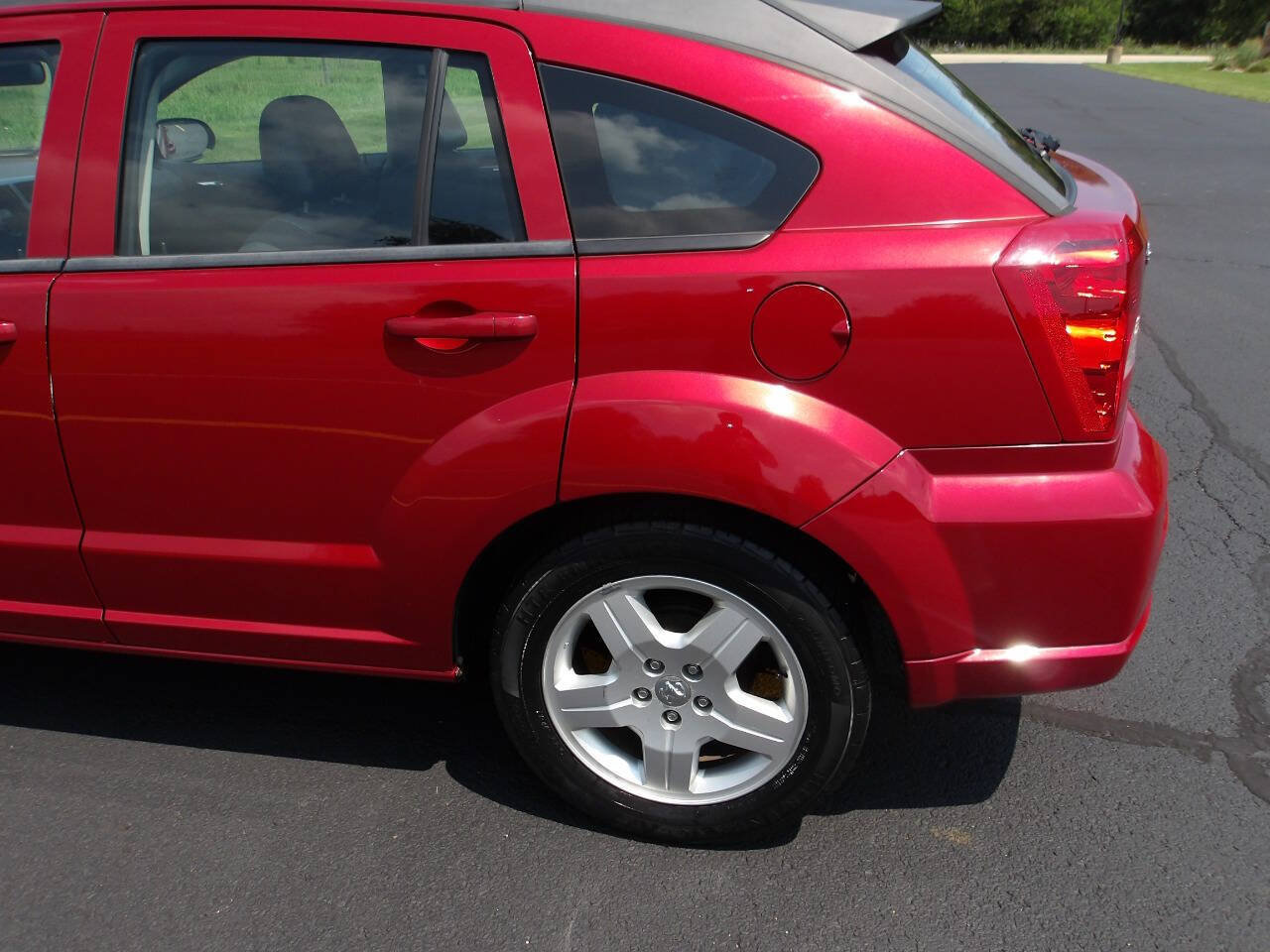 Used 2009 Dodge Caliber SXT FWD image 32