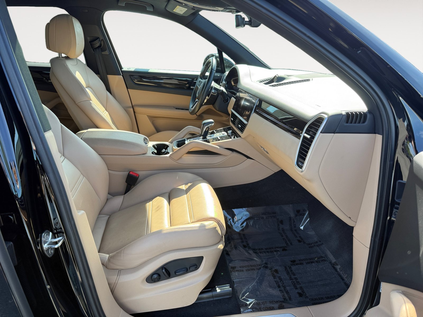 Used 2023 Porsche Cayenne Platinum Edition AWD/4WD image 19