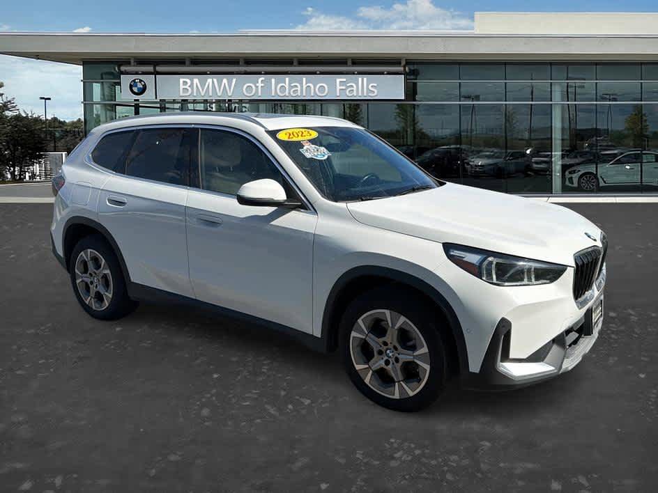 Used 2023 BMW X1 xDrive28i AWD/4WD image 1