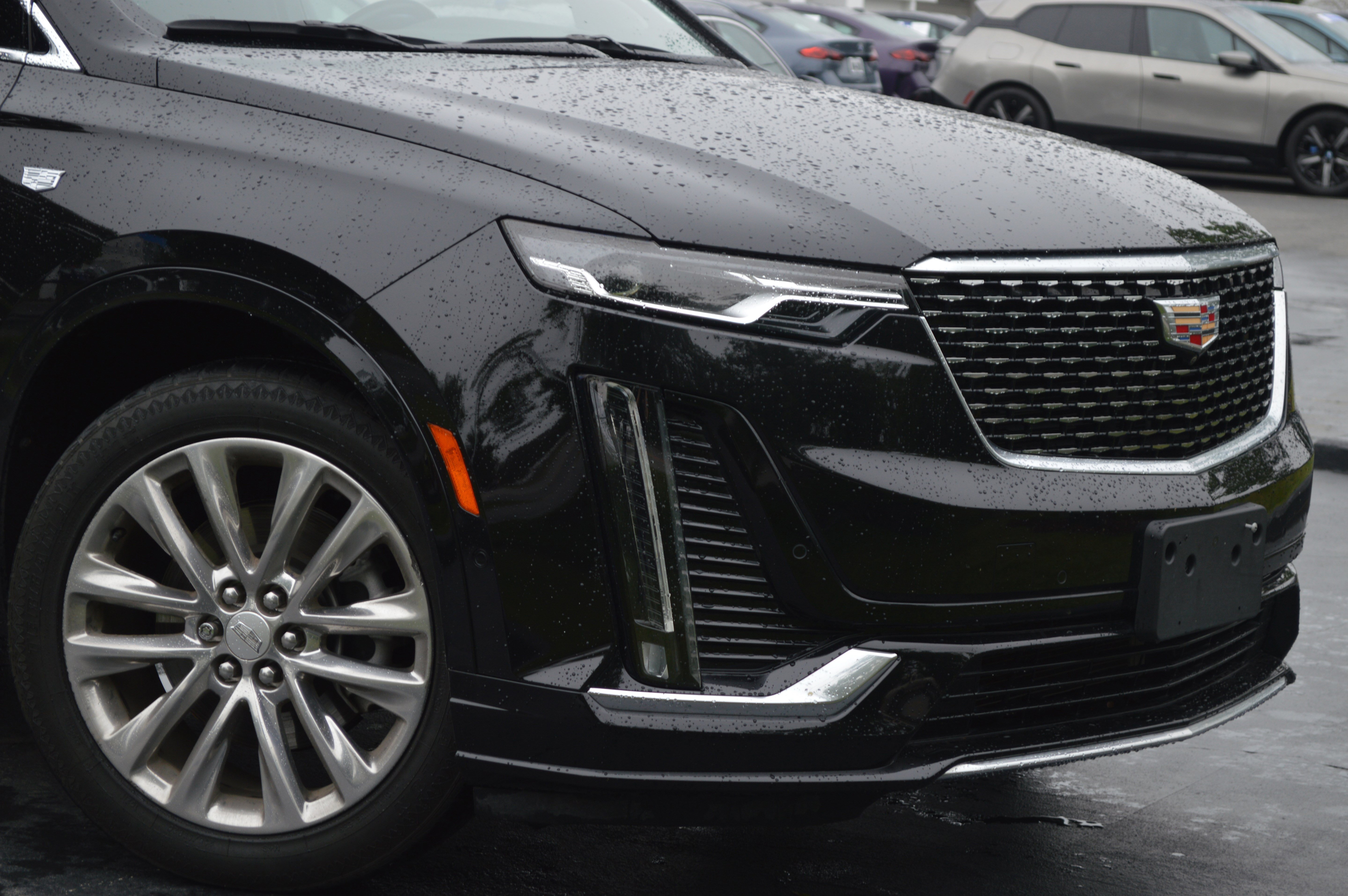 Used 2023 Cadillac XT6 Premium Luxury w/ Technology Package AWD/4WD image 2