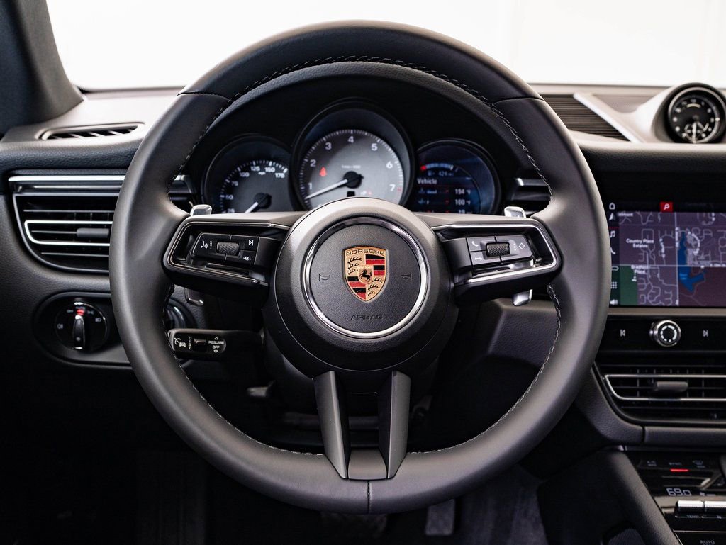 Certified 2024 Porsche Macan S AWD/4WD image 42
