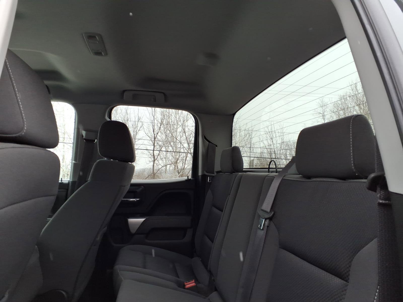 Used 2017 Chevrolet Silverado 1500 LT w/ Midnight Edition image 9