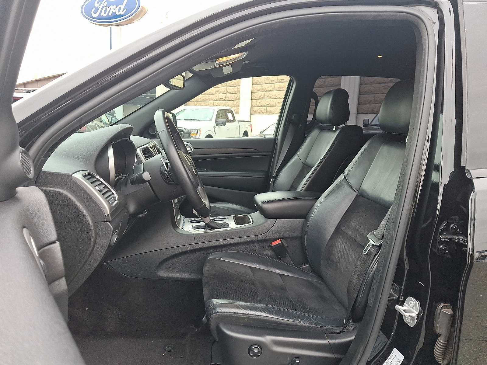 Used 2017 Jeep Grand Cherokee Altitude image 14