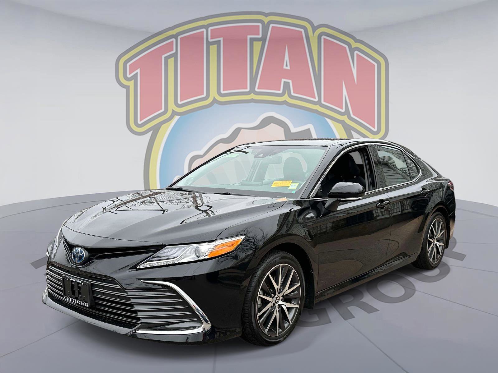 Used 2022 Toyota Camry XLE w/ Navigation Upgrade Package image 1