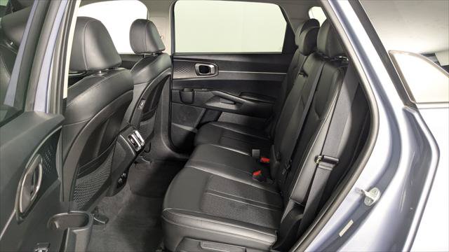 Used 2023 Kia Sorento S w/ Panoramic Sunroof Package FWD image 16
