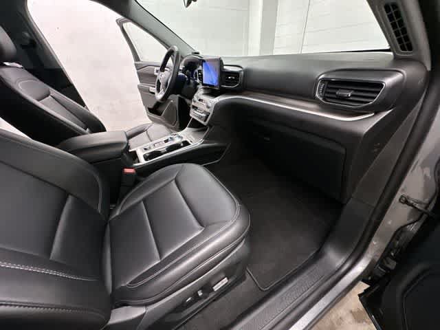 Used 2024 Ford Explorer XLT w/ Equipment Group 202A AWD/4WD image 20