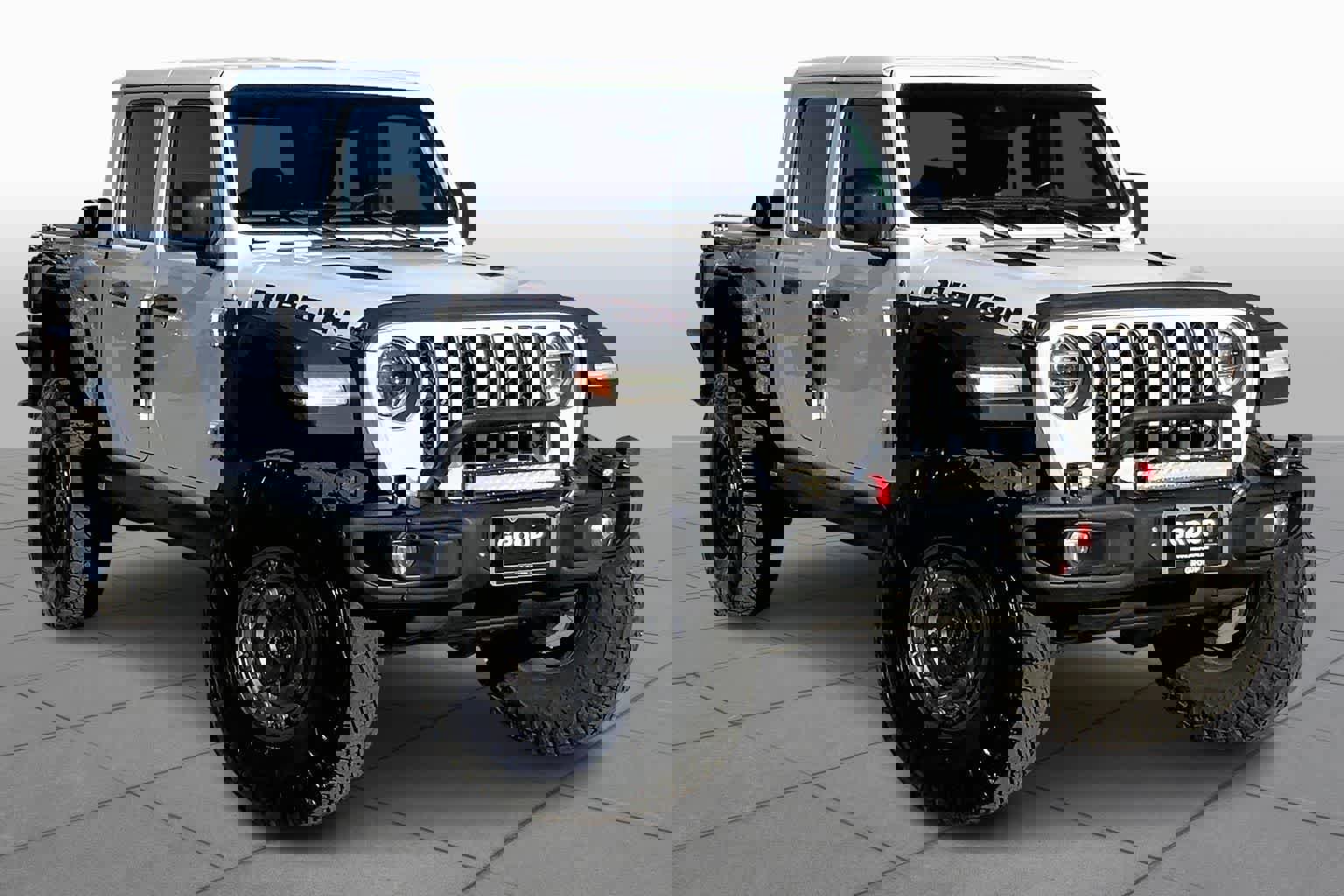 Used 2020 Jeep Gladiator Rubicon image 2