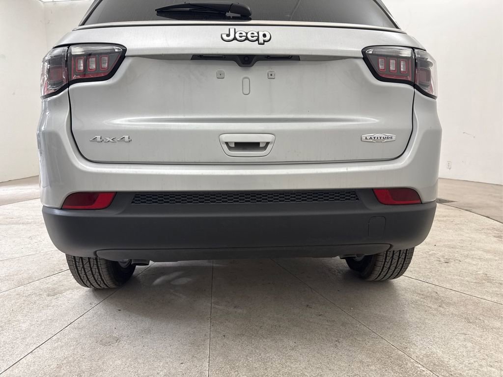 Used 2025 Jeep Compass Latitude image 23