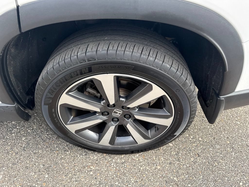 Certified 2024 Honda Pilot Touring image 14
