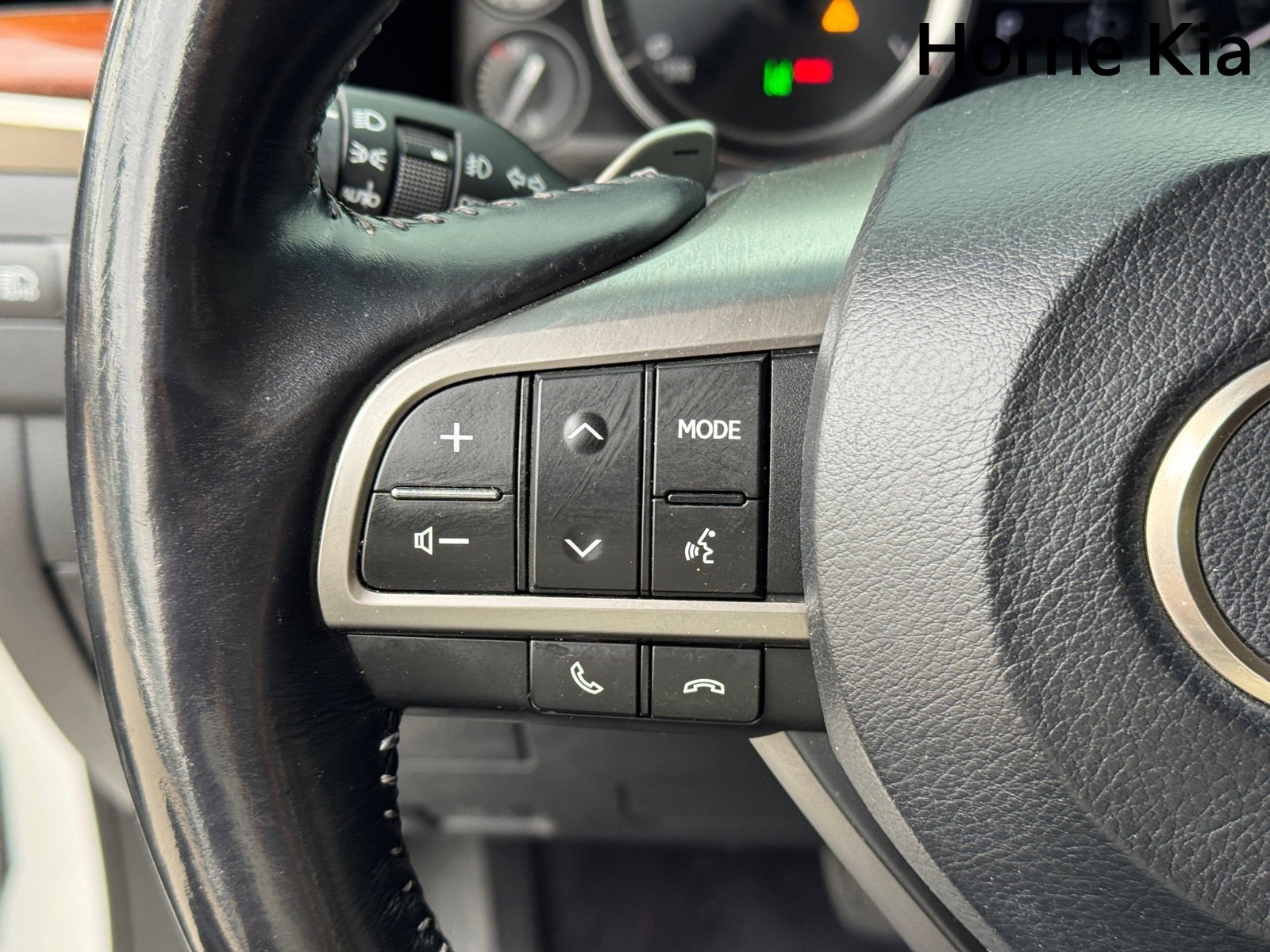 Used 2018 Lexus LX 570 4WD w/ Luxury Package image 18