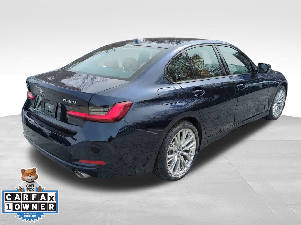 Used 2023 BMW 330i xDrive Sedan w/ Premium Package image 4