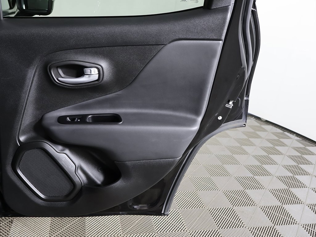 Used 2023 Jeep Renegade Latitude image 21