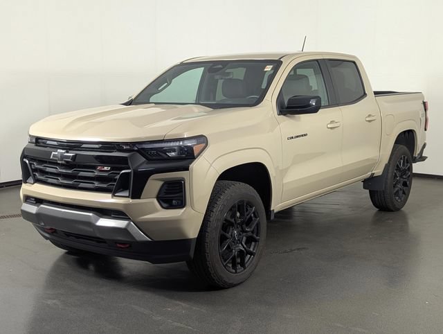 Used 2024 Chevrolet Colorado Z71 w/ LPO, Dark Essentials Package AWD/4WD image 4