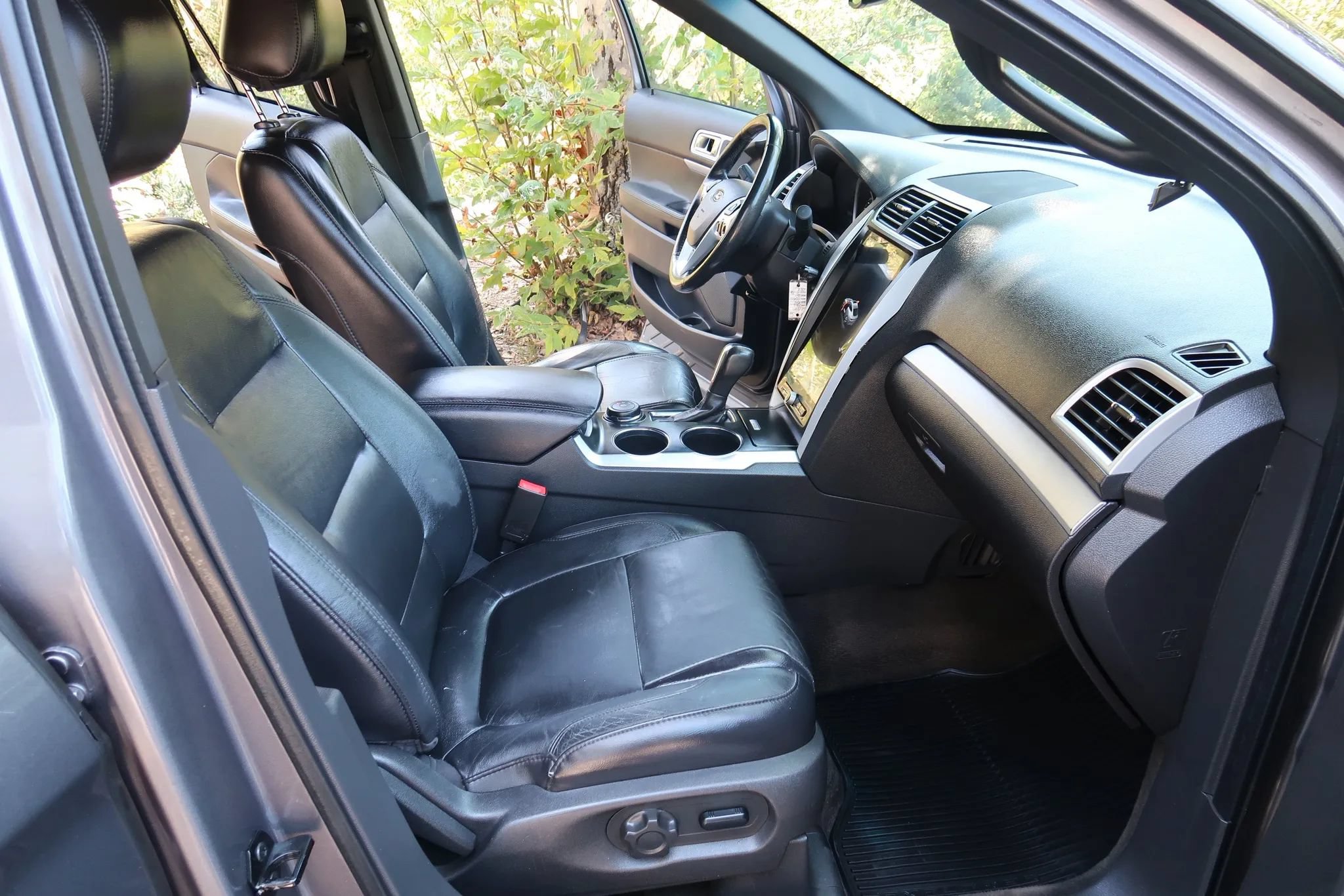 Used 2013 Ford Explorer XLT AWD/4WD image 20