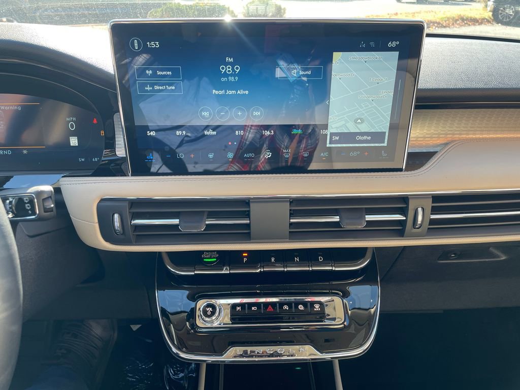 New 2026 Lincoln Corsair Premiere image 10