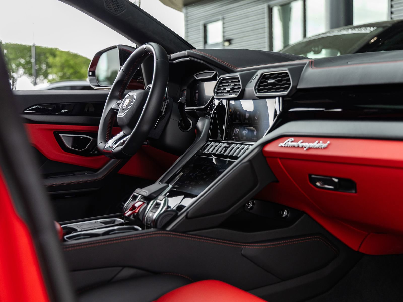 Used 2022 Lamborghini Urus image 50