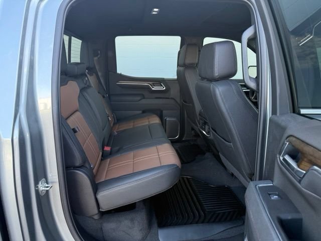 Certified 2025 Chevrolet Silverado 1500 High Country w/ Z71 Off-Road Package AWD/4WD image 19
