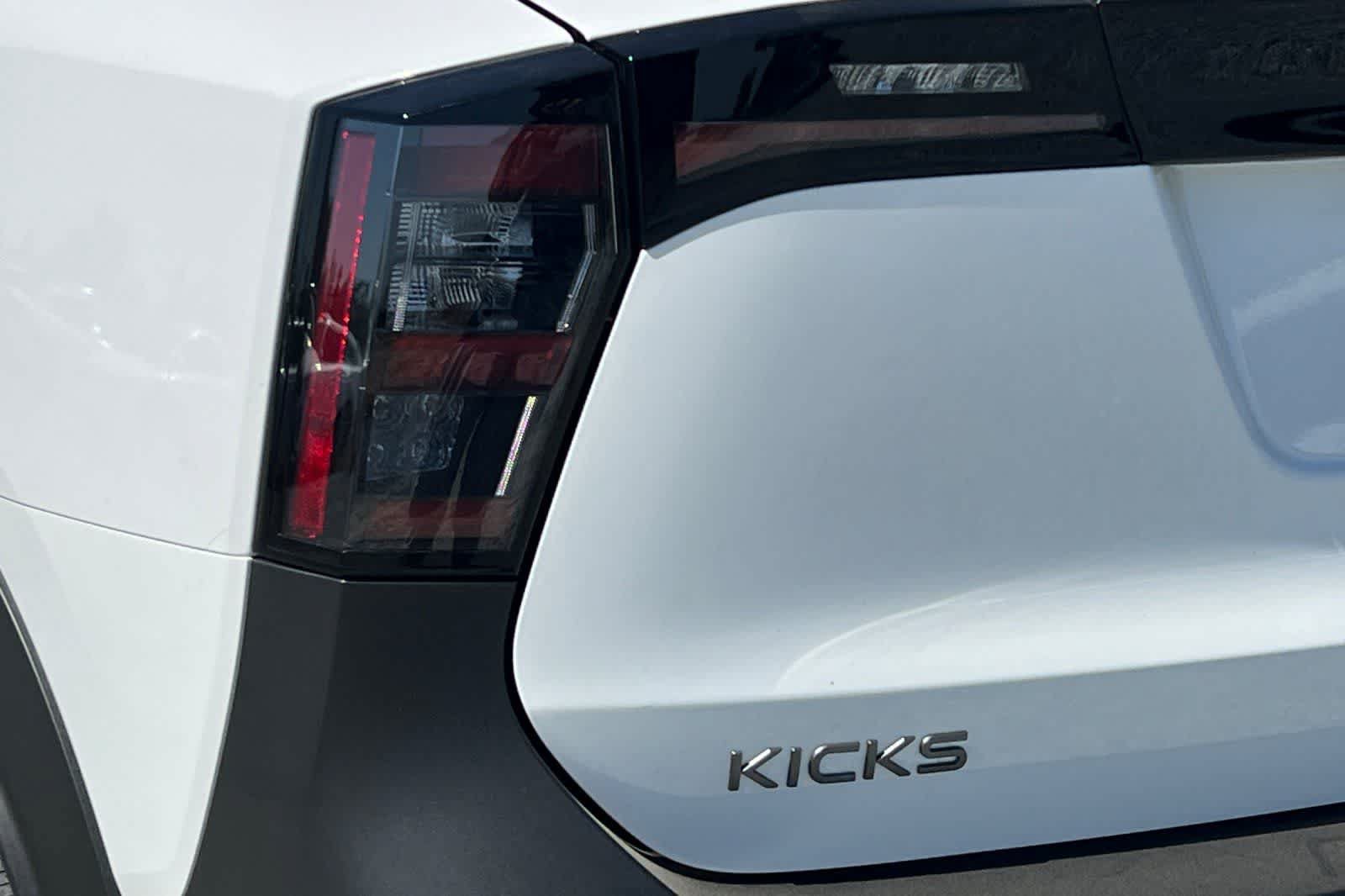 Used 2026 Nissan Kicks SV FWD image 33