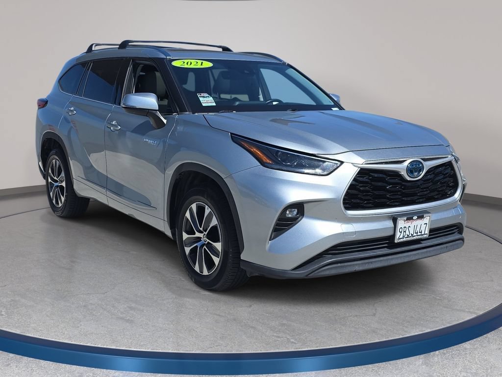 Used 2021 Toyota Highlander XLE FWD image 4